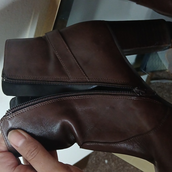 Ralph Lauren brown leather heeled boots size 7.5 - Picture 9 of 16